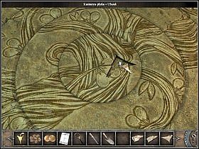 Wreszcie przyjrzyj się reliefowi (zbliżenie), a konkretnie jego środkowi (kolejne zbliżenie) - Plazza Celeste | Wenecja | Chronicles of Mystery Drzewo Życia - Chronicles of Mystery: Drzewo Życia - poradnik do gry