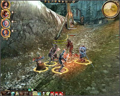 Tuż po wyjściu z chatki zostaniesz zaatakowany przez dość liczną grupę kultystów - Dragon Age Początek: Urna Świętych Prochów (1) - Dragon Age: Początek - poradnik do gry