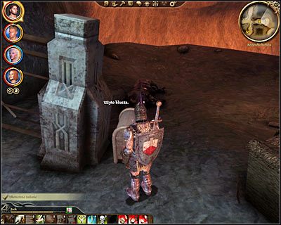 Opis: W trakcie przemierzania podziemnych korytarzy okupowanych przez ludzi Jarvii możesz znaleźć się zlokalizowaniem szeregu bonusowych przedmiotów - Schowek Jammera | Questy - Orzammar | Dragon Age Początek - Dragon Age: Początek - poradnik do gry