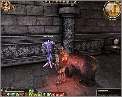 Po znalezieniu się w długim korytarzu wybierz pierwsze drzwi po prawej stronie, prowadzące do podłużnego pomieszczenia będącego zbrojownią żołnierzy - Dragon Age Początek: W niewoli! (Denerim) - Dragon Age: Początek - poradnik do gry