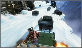 Po wjechaniu na niewielkie wzniesienie, po Twojej prawej pojawi się ciężarówka z plandeką - szybko na nią przeskocz - Rozdział 21 Konwój | Opis przejścia Uncharted 2 Among Thieves - Uncharted 2: Among Thieves - poradnik do gry