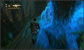 Sposób, który zawsze jest kluczem w walce z bossami, jest bardzo prosty: wystarczy przez cały czas biegać po arenie (nie zatrzymując się nawet na sekundę) i strzelać w żywicę, gdy ścigający nas Lazarovicz się do niej zbliży - Rozdział 26 Drzewo życia | Opis przejścia Uncharted 2 Among Thieves - Uncharted 2: Among Thieves - poradnik do gry