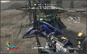 Udaj się na północny wschód [2] , gdzie na otwartym terenie zobaczysz świecącą na zielono skałę (lewy obrazek) - A Bug Problem | Rust Commons East | Solucja Borderlands - Borderlands - poradnik do gry