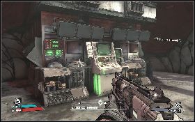 Zacznij kierować się do sali na wschodzie [1] - Find The ECHO Command Console | Crimson Fastnes | Solucja Borderlands - Borderlands - poradnik do gry