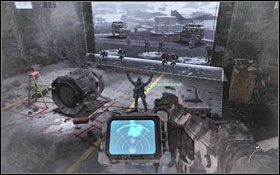 W środku obejdzie się bez niespodzianek, udaj się na górę, gdzie znajduje się Twój cel główny #1 - Akt I - Alpinista | Kampania Call of Duty Modern Warfare 2 - Call of Duty: Modern Warfare 2 - poradnik do gry