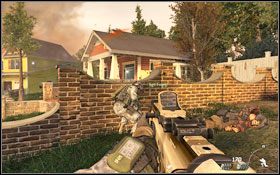 Kieruj się tuż za Strykerem (opancerzonym pojazdem jadącym przed Tobą) - Akt II - Eksodus | Kampania Call of Duty Modern Warfare 2 - Call of Duty: Modern Warfare 2 - poradnik do gry