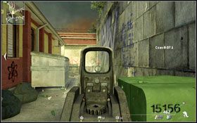 Po otrzymaniu informacji o wolnej drodze, przebiegnij dalej, trzymając się wciąż lewej strony, do kolejnego garażu #1 - Bravo - Wielki brat | Operacje Specjalne w Call of Duty Modern Warfare 2 - Call of Duty: Modern Warfare 2 - poradnik do gry