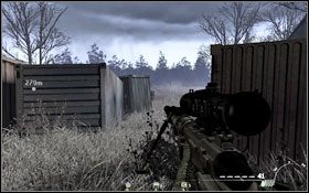 Na prawo od poprzedniego, w oddali, przy jednym z czołgów. - Charlie - Ukryty | Operacje Specjalne w Call of Duty Modern Warfare 2 - Call of Duty: Modern Warfare 2 - poradnik do gry