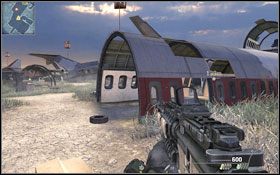 Po rozpoczęciu zadania, priorytetem jest Kolos , który pojawi się przed Tobą - z prawej bądź lewej strony - Charlie - Weź i uciekaj | Operacje Specjalne w Call of Duty Modern Warfare 2 - Call of Duty: Modern Warfare 2 - poradnik do gry
