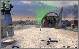 Pod żadnym pozorem nie idź środkiem - poruszaj się jedną stroną , tuż za osłonami - Charlie - Weź i uciekaj | Operacje Specjalne w Call of Duty Modern Warfare 2 - Call of Duty: Modern Warfare 2 - poradnik do gry