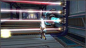 Ruszamy w dalszą drogę i w oszklonym korytarzu skręcamy w prawo - na drodze znajduje się schemat Ryno V - Vorselons Ship | Opis przejścia | Ratchet & Clank A Crack in Time - Ratchet & Clank: A Crack in Time - poradnik do gry