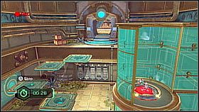 Wracamy do niebieskiego klona - wcielając się w niego biegniemy na opuszczoną windę - The Great Clock II | Opis przejścia | Ratchet & Clank A Crack in Time - Ratchet & Clank: A Crack in Time - poradnik do gry