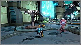 W pierwszej kolejności biegniemy do krawędzi i przelatujemy na drugą stronę dzięki laserowemu lassu - Axiom City | Opis przejścia | Ratchet & Clank A Crack in Time - Ratchet & Clank: A Crack in Time - poradnik do gry