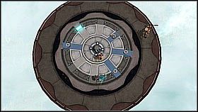 Za bramą znajduje się mechanizm - musimy rozciągnąć maksymalnie boczne elementy a potem obrócić je tak aby dotykały przepływającej energii - Valkyrie Citadel | Opis przejścia | Ratchet & Clank A Crack in Time - Ratchet & Clank: A Crack in Time - poradnik do gry