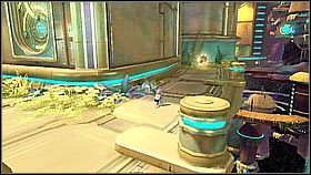 Na początku sektora przeskakujemy na trójkątnym przycisku - The Great Clock II | Sekrety | Ratchet & Clank A Crack in Time - Ratchet & Clank: A Crack in Time - poradnik do gry