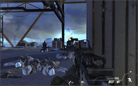 Podnieś lezącą na ziemi wyrzutnię i podbiegnij do swoich kompanów - Jedyny łatwy dzień... był wczoraj | Weteran w Call of Duty Modern Warfare 2 - Call of Duty: Modern Warfare 2 - poradnik do gry