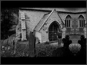 Idź do grabarza i poinformuj go o wypełnieniu zadania - Sedge Marsh Northfield (2) | Opis przejścia - Dzień drugi | The Lost Crown - The Lost Crown: A Ghosthunting Adventure - poradnik do gry