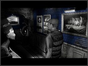 Przejdź korytarzem w prawo, oglądając co się da - Saxton III (1) | Opis przejścia - Dzień drugi | The Lost Crown - The Lost Crown: A Ghosthunting Adventure - poradnik do gry