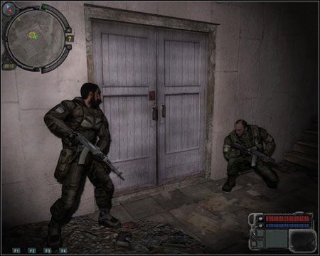 Po wtargnięciu do pomieszczenia nie powinniśmy mieć problemów z załatwieniem piątki modlących się żołnierzy - Questy (cz.2) | Prypeć i Laboratorium X8 w Stalker Zew Prypeci - S.T.A.L.K.E.R.: Zew Prypeci - poradnik do gry