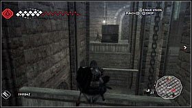 U góry zobaczymy żołnierza - oczywiście wciągamy go na dół - Forli - Sekret Ravaldino | Podziemia w Assassins Creed II - Assassins Creed II - poradnik do gry