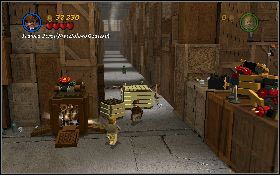 Podnieś znajdujące się w środku pudło i przenieś je na zielone pole [1] przy dużej skrzyni - Rzeź w Hangarze | Kryształowa Czaszka Akt I | LEGO Indiana Jones 2 - LEGO Indiana Jones 2: The Adventure Continues - poradnik do gry