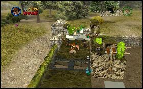 Następnie użyj bicza na chwytaku z lewej [1] - Cmentarny grobowiec (bonus) | Kryształowa Czaszka Akt II | LEGO Indiana Jones 2 - LEGO Indiana Jones 2: The Adventure Continues - poradnik do gry