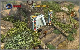 Tę misję rozpoczynasz w świątyni, którą znajdziesz na wąskiej ścieżce, na lewo od szerokiej drogi, na której rosły małe drzewa - Bijatyka w świątyni (bonus) | Kryształowa Czaszka Akt II | LEGO Indiana Jones 2 - LEGO Indiana Jones 2: The Adventure Continues - poradnik do gry