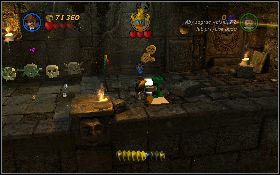 Podnieś klucz, który pojawi się w dziurze [1] między dwoma ścieżkami i użyj go na mechanizmie za tobą - Kłopoty w świątyni | Kryształowa Czaszka Akt III | LEGO Indiana Jones 2 - LEGO Indiana Jones 2: The Adventure Continues - poradnik do gry