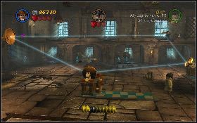 Poprzedni ustaw z kolei z prawej strony [1] - Ratowanie Kruka | Poszukiwacze Zaginionej Arki | LEGO Indiana Jones 2 - LEGO Indiana Jones 2: The Adventure Continues - poradnik do gry