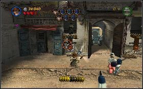 W trzeciej grupie, oprócz zwykłych żołnierzy, na placu pojawią się też wrogowie na wielbłądach [1] - Rzeź na rynku | Poszukiwacze Zaginionej Arki | LEGO Indiana Jones 2 - LEGO Indiana Jones 2: The Adventure Continues - poradnik do gry