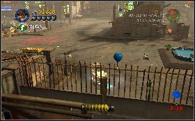 Przejedź przez obniżony teren, a po wyjechaniu na plac skręć za mur z prawej - Szanghaj (bonus) | Świątynia Zagłady | LEGO Indiana Jones 2 - LEGO Indiana Jones 2: The Adventure Continues - poradnik do gry