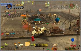 Po przejechaniu przez plac z fontanną skręć w prawo i wjedź na ścieżkę z desek przy neonach [1] - Szanghaj (bonus) | Świątynia Zagłady | LEGO Indiana Jones 2 - LEGO Indiana Jones 2: The Adventure Continues - poradnik do gry