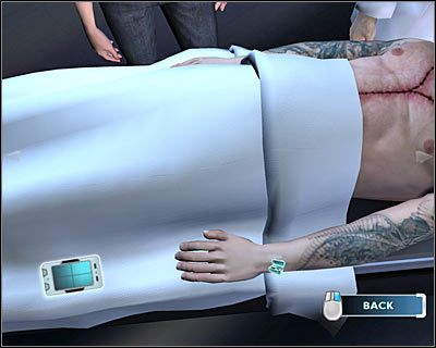 Zbadaj teraz okolice lewego nadgarstka, klikając na dość charakterystycznym jaśniejszym fragmencie skóry - [Odcinek 4 - Extinguished] Część 3 | CSI Mordercze Zamiary - CSI: Mordercze Zamiary - poradnik do gry