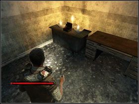 Jeśli pasek naszego życia jest niemal pusty - to znak że pora przerwać łamigłówkę (rozpoczynamy ją grzebiąc przy rurze) i wstrzyknąć sobie medykament - [Opis przejścia - Melissa] cz. 1 | Piła - Piła - poradnik do gry