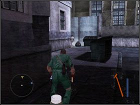 W kolejnym pomieszczeniu #1 , znajdujemy strzykawkę i pielęgniarza, którego możemy efektownie wykończyć - 1. Awakening - Opis przejścia - Manhunt 2 - poradnik do gry