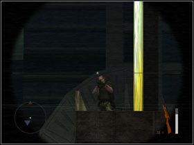 Korzystamy z drzwi #1 , a na schodach eliminujemy kolejnego snajpera #2 - 8. Assassination - Opis przejścia - Manhunt 2 - poradnik do gry