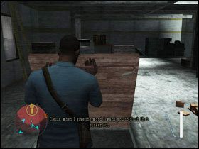 Biegniemy przed siebie, nie zważając na nadciągających z obu stron wrogów - 9. Most wanted - Opis przejścia - Manhunt 2 - poradnik do gry