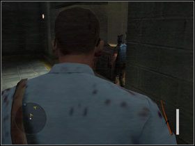 Przed nami trzech przeciwników #1 z uzi - 12. Broadcast interrupted - Opis przejścia - Manhunt 2 - poradnik do gry