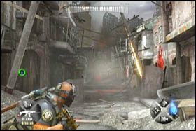 Możesz za nimi podążać (pierwszą w lewo [1] ), ale wiedz, że zostaniesz zaatakowany przez przeciwnika z miotaczem ognia, oraz uzbrojonego po zęby ze strzelbą - [Opis przejścia - Etap 5] cz. 1 - Army of Two: The 40th Day - poradnik do gry