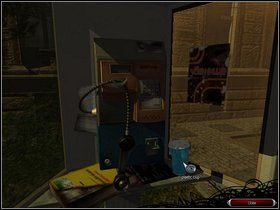 Parę rzeczy się wydarzy, ale jedyne co musisz zrobić, to: pobiegnij do budki z telefonem, użyj plastikowego kubka , aby odsłonić numer pogotowia, użyj na numerze komórki, zadzwoń z komórki po ambulans - Akt 11 | Opis przejścia Memento Mori - Memento Mori - poradnik do gry