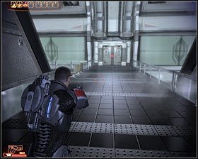 Możesz już wyjść z tego pomieszczenia i skierować się w stronę schodów prowadzących na wyższy poziom - Mass Effect 2: Stacja badawcza Lazarus - opis przejścia, solucja - Mass Effect 2 - poradnik do gry