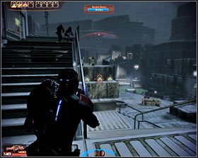 Zbadaj prawy budynek w poszukiwaniu zestawu medycznego i przejdź do kolejnej konstrukcji (pierwszy screen) - Mass Effect 2: Pochód Wolności - opis przejścia, solucja - Mass Effect 2 - poradnik do gry