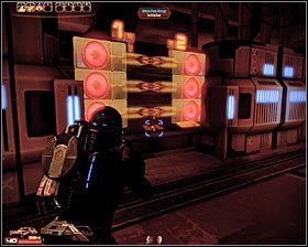 Musisz być przygotowany na to, że z widocznego w oddali pomieszczenia wybiegnie jeszcze jedna grupka wrogów - Mass Effect 2: Akta, Profesor - opis przejścia, solucja - Mass Effect 2 - poradnik do gry