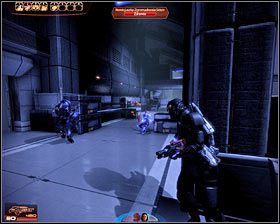 Podążam tym korytarzem cały czas prosto, a po zejściu po schodach na nieco niższy poziom zbadaj obwody by zdobyć 3000 kredytów - Mass Effect 2: Akta, Egzekutorka - opis przejścia, solucja - Mass Effect 2 - poradnik do gry
