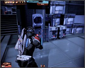 Po wygranej bitwie udaj się do pokazanego na pierwszym screenie biurka i wejdź w interakcję z datapadem Wasei - Mass Effect 2: Akta, Egzekutorka - opis przejścia, solucja - Mass Effect 2 - poradnik do gry