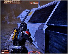 Nie należy oczywiście zbytnio ryzykować, tak więc po drodze będziesz zapewne chciał co najmniej raz się na dłuższą chwilę zatrzymać - Mass Effect 2: Wrak frachtowca handlowego - opis przejścia, solucja - Mass Effect 2 - poradnik do gry