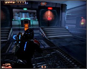 Zacznij od rozejrzenia się dwoma pojemnikami z minerałami, tak by wzbogacić się o 1000 jednostek irydu - Mass Effect 2: Opuszczona stacja badawcza - opis przejścia, solucja - Mass Effect 2 - poradnik do gry