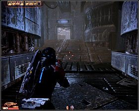 Możesz już udać się do pokazanych na pierwszym screenie drzwi, które trzeba będzie otworzyć poprzez rozwiązanie doskonale znanej mini-gry - Mass Effect 2: Opanowana kopalnia - opis przejścia, solucja - Mass Effect 2 - poradnik do gry