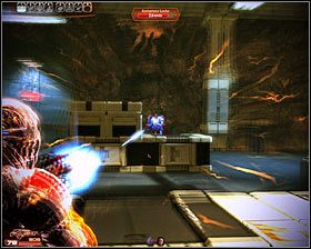 Uważaj, bo w okolicy znajduje się pierwszy mini-boss - Dowódca Błękitnych Słońc - Mass Effect 2: Wykopalisko archeologiczne - opis przejścia, solucja - Mass Effect 2 - poradnik do gry