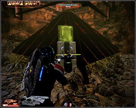 Na koniec skieruj się w stronę pokazanych na pierwszym screenie drzwi - Mass Effect 2: Wykopalisko archeologiczne - opis przejścia, solucja - Mass Effect 2 - poradnik do gry